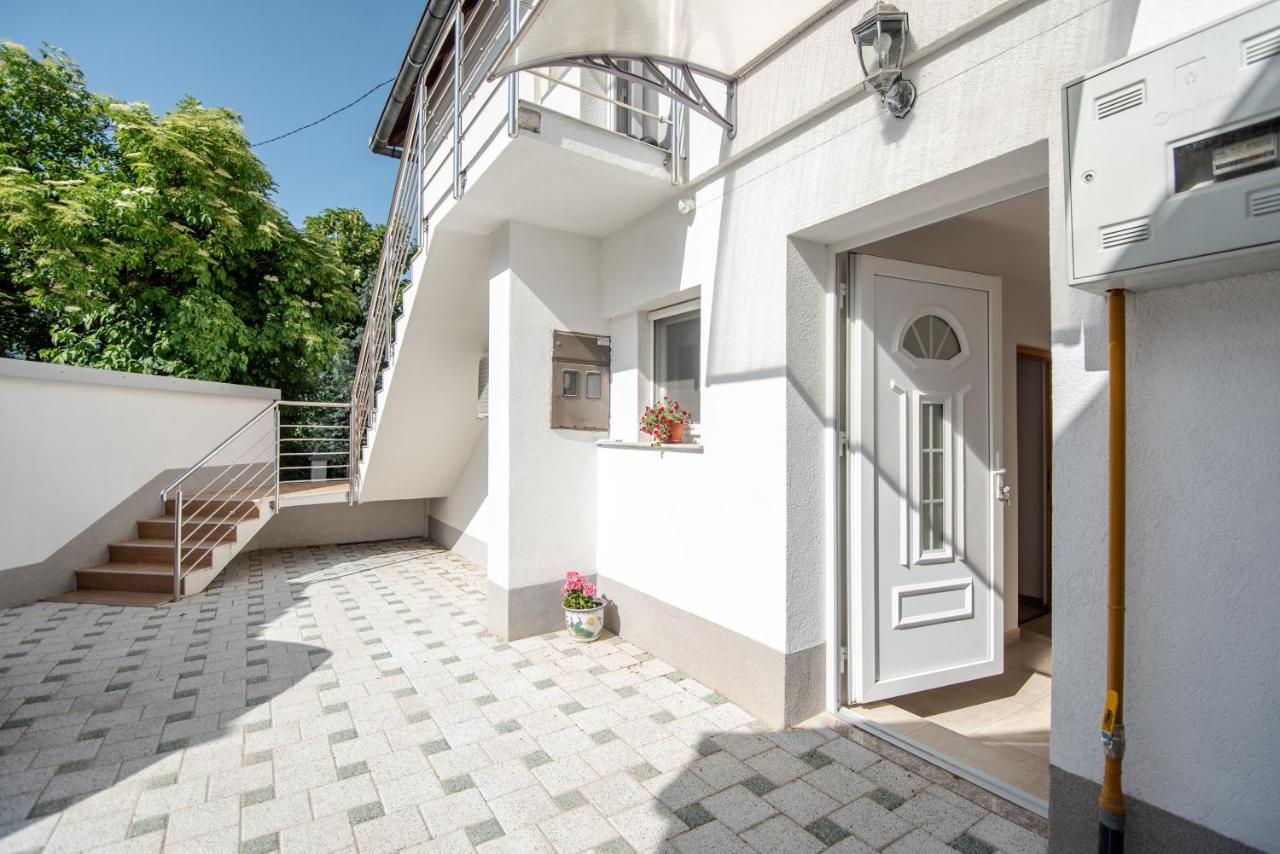 Apartman Mira Saraievo Exterior foto