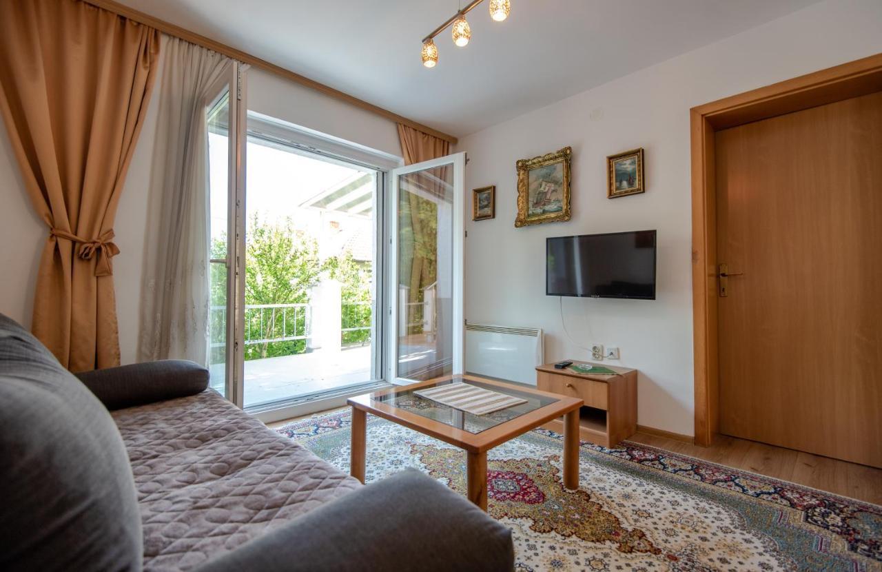 Apartman Mira Saraievo Exterior foto